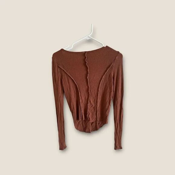 Urban Outfitters Brown Henley Button Top Exposed Seams Size Medium - Picture 2 of 5